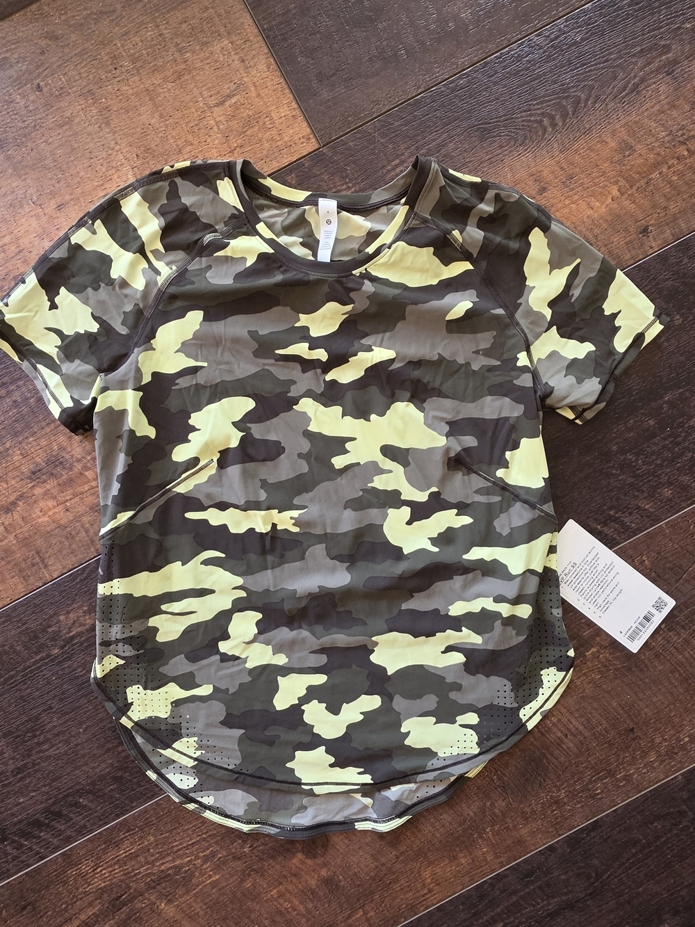 Lululemon UVP Run Short Sleeve Camo Neon Yellow Size 4 NWT - Picture 1 of 4